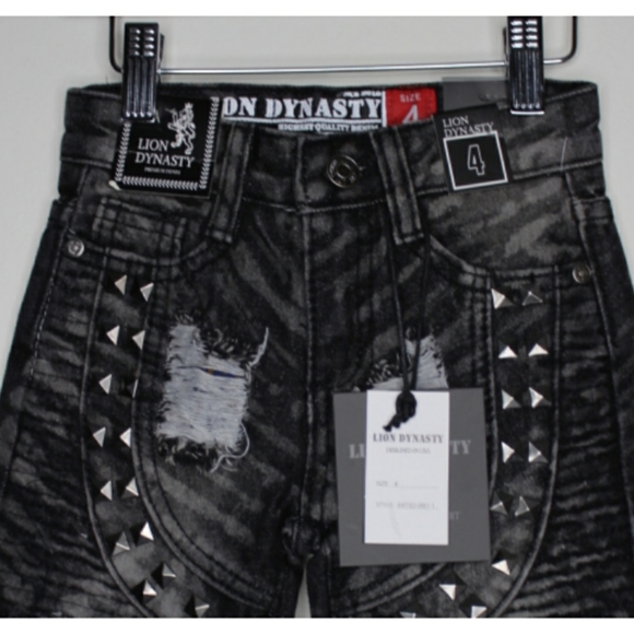Boys Lion Dynasty Studded Destroyed Bleached Short - Picture 3 of 7